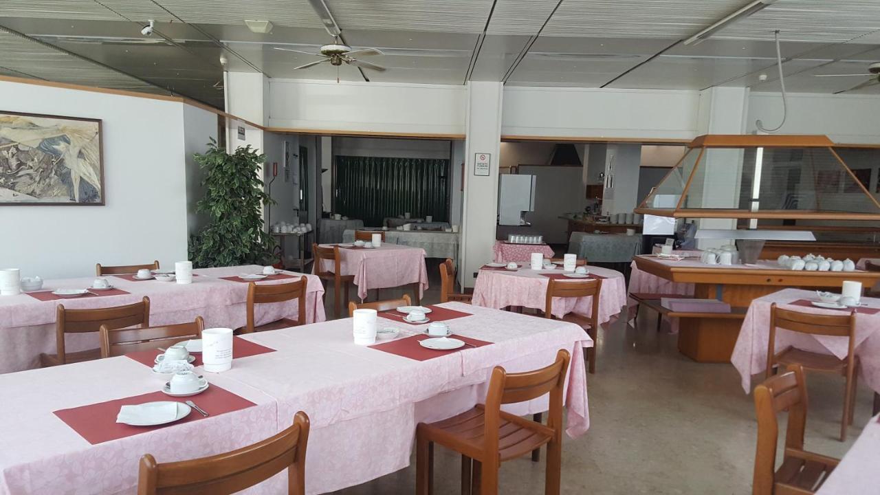 Hotel Cristallo อูดิเน ภายนอก รูปภาพ