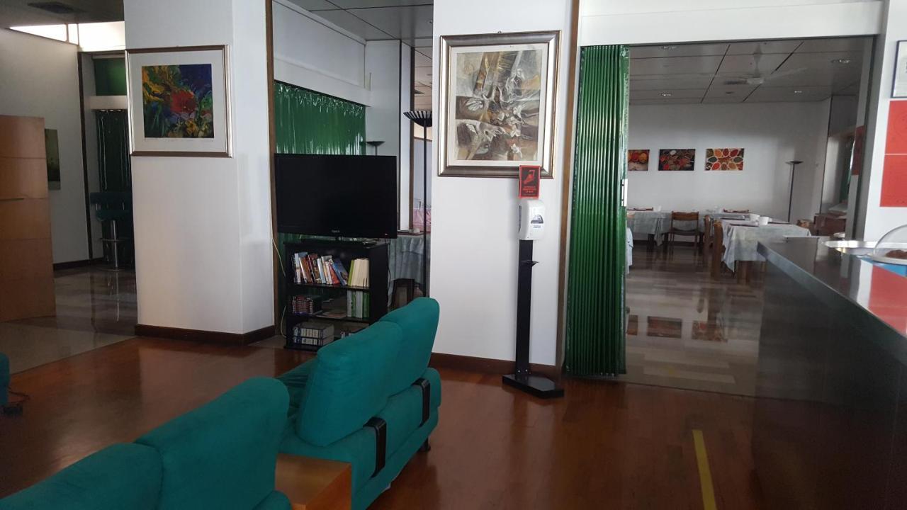 Hotel Cristallo อูดิเน ภายนอก รูปภาพ