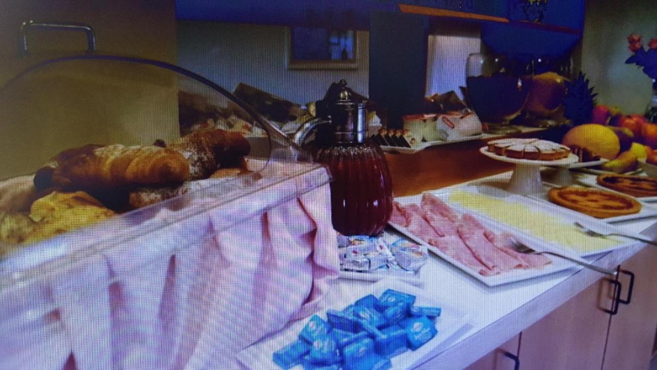 Hotel Cristallo อูดิเน ภายนอก รูปภาพ