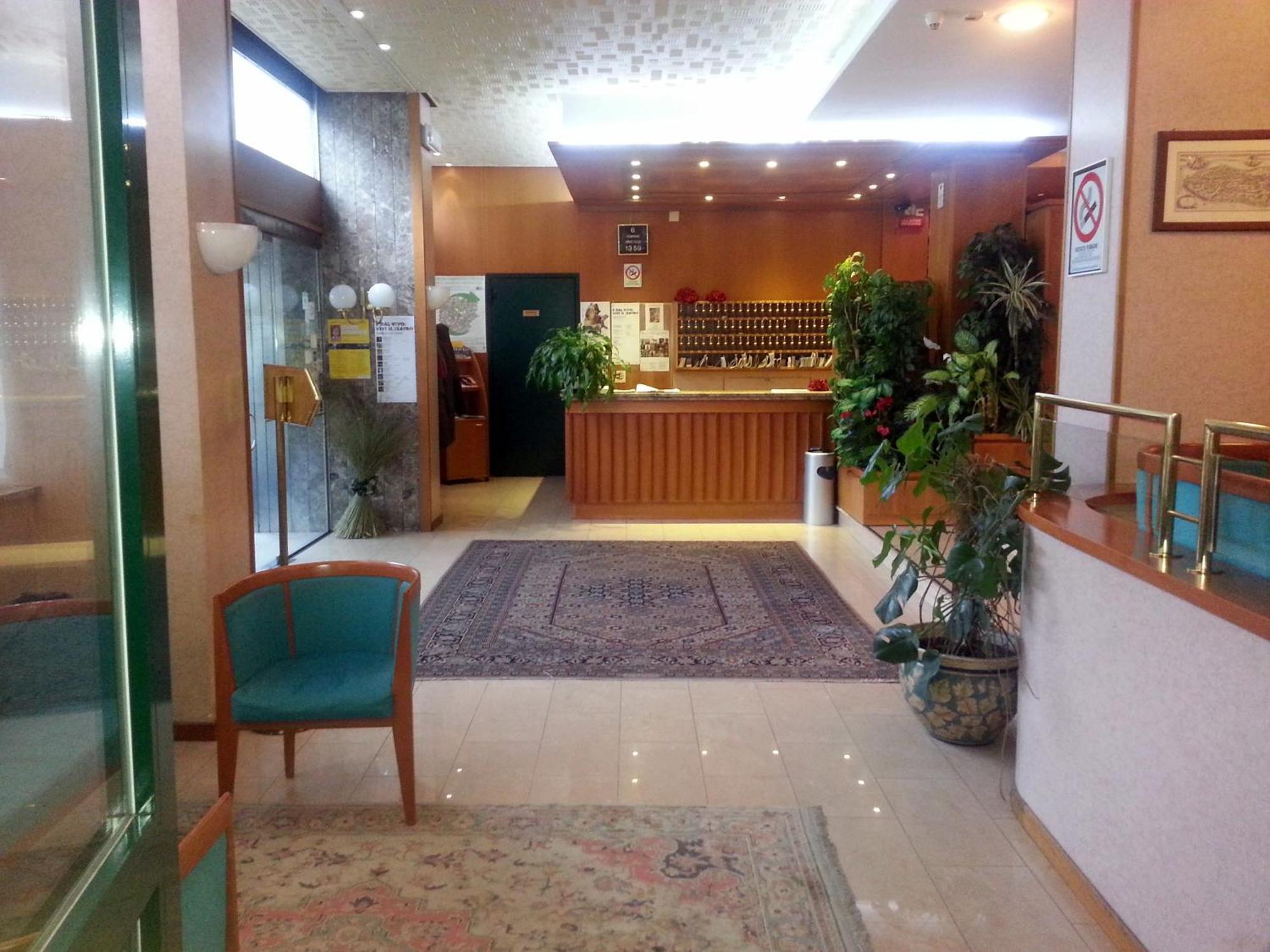 Hotel Cristallo อูดิเน ภายนอก รูปภาพ