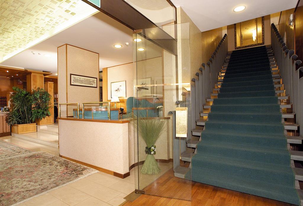 Hotel Cristallo อูดิเน ภายนอก รูปภาพ