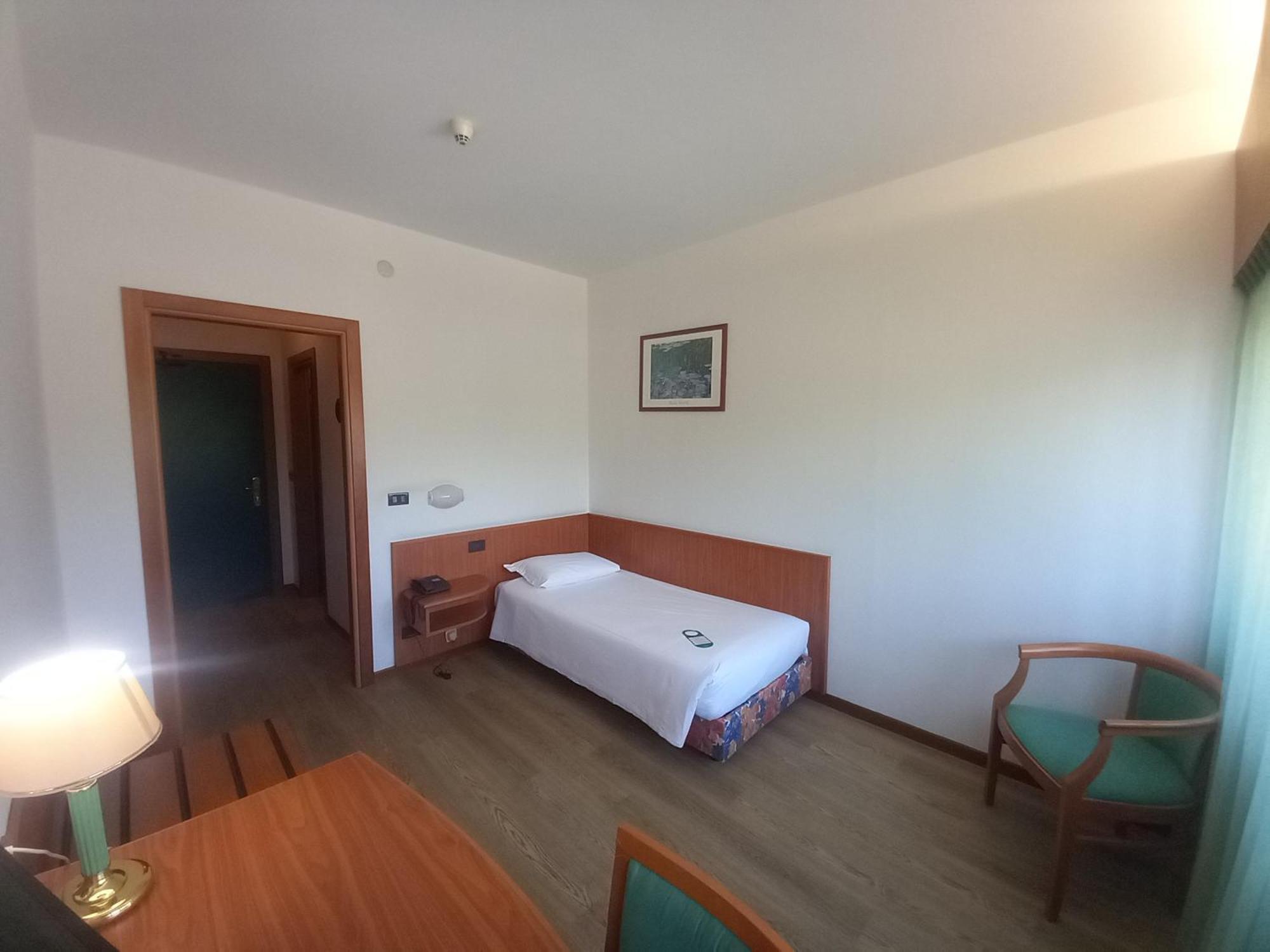 Hotel Cristallo อูดิเน ภายนอก รูปภาพ