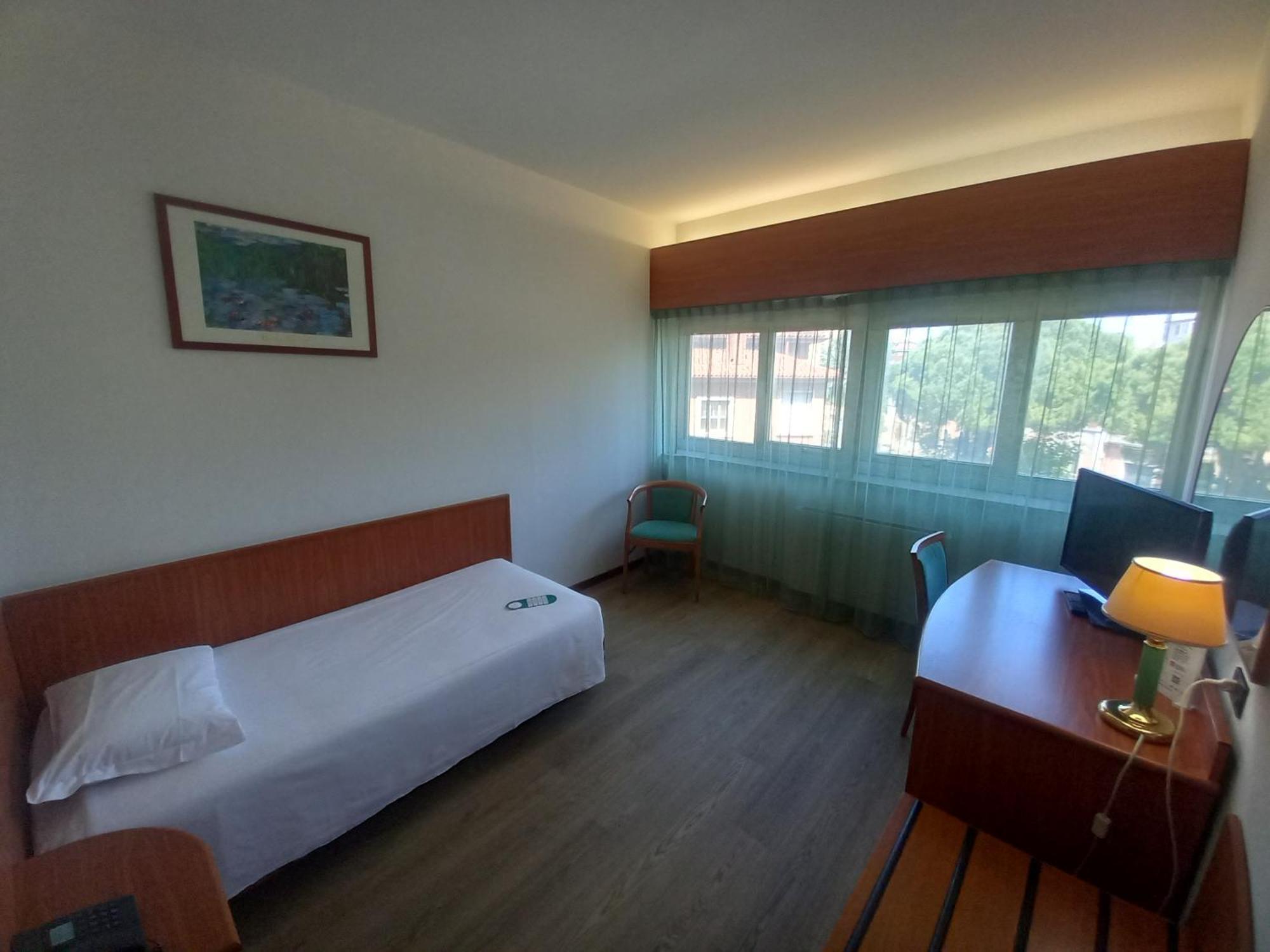 Hotel Cristallo อูดิเน ภายนอก รูปภาพ