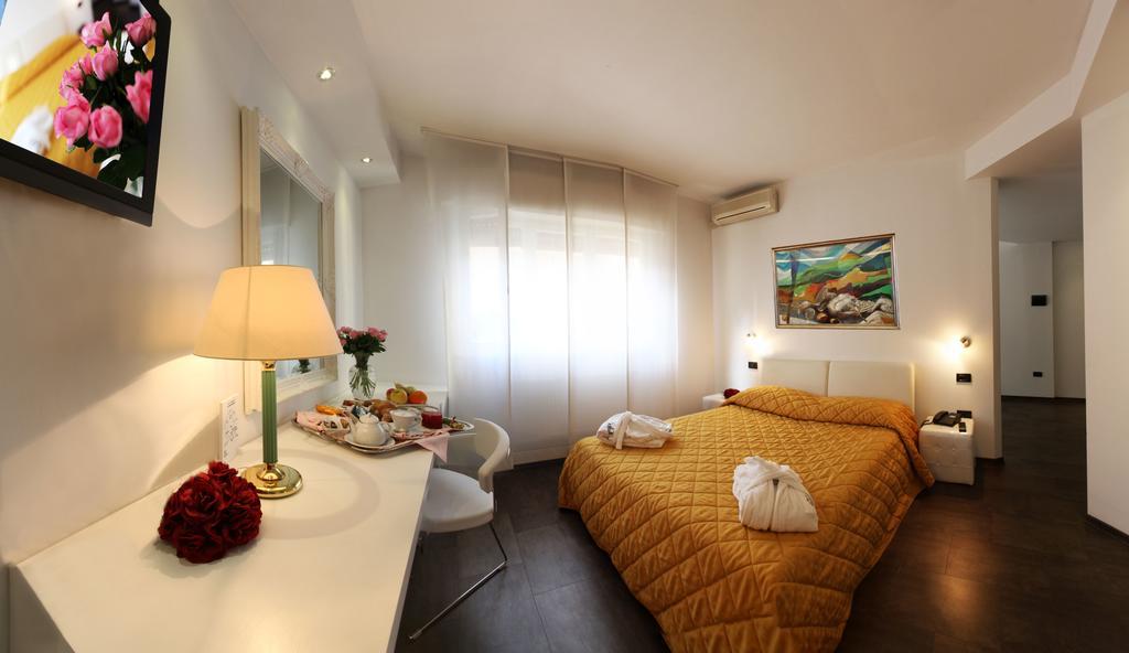 Hotel Cristallo อูดิเน ภายนอก รูปภาพ